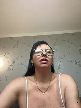 Snapshot of Amberhotqueen chatting on 07/24/26, 08:01 Amberhotqueen online show from 07/24/26, 08:01
