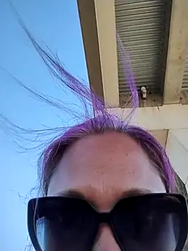 Snapshot of THEBEDroomdoOR chatting on 11/03/25, 08:43 THEBEDroomdoOR online show from 11/03/25, 08:43