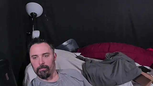 Snapshot of Metalstud chatting on 05/03/26, 01:00 Metalstud online show from 05/03/26, 01:00