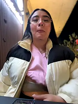 vaneelee online show from 11/12/25, 04:02