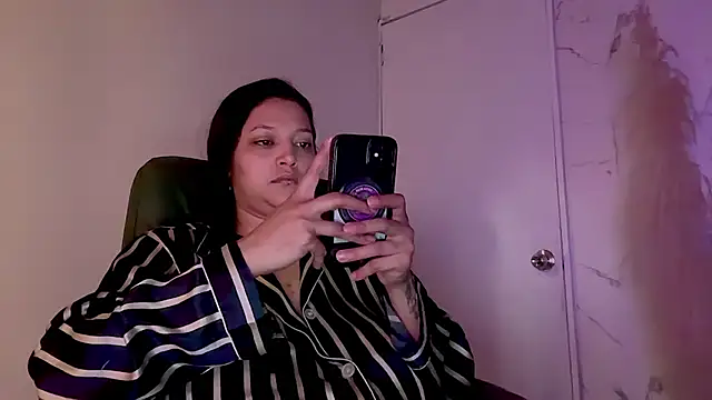 Snapshot of MarcellaGriffin chatting on 06/29/26, 01:33 MarcellaGriffin online show from 06/29/26, 01:33