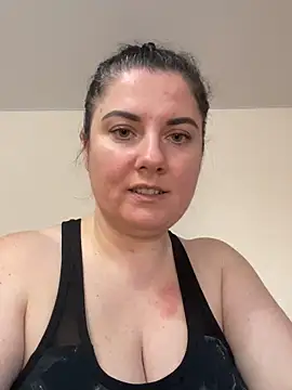 alisiaparril online show from 03/18/25, 06:57