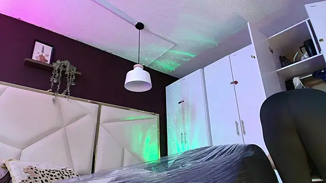 Inndrahot online show from 11/02/25, 04:15