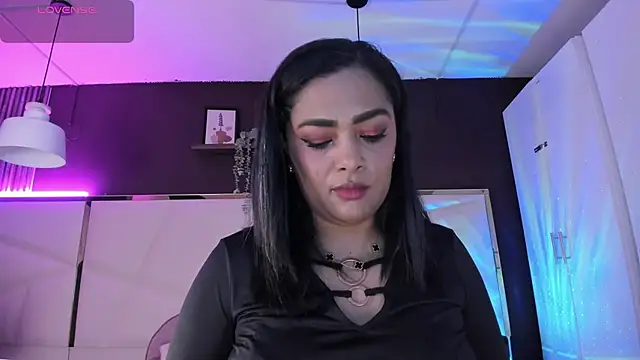 Inndrahot online show from 11/17/25, 04:29