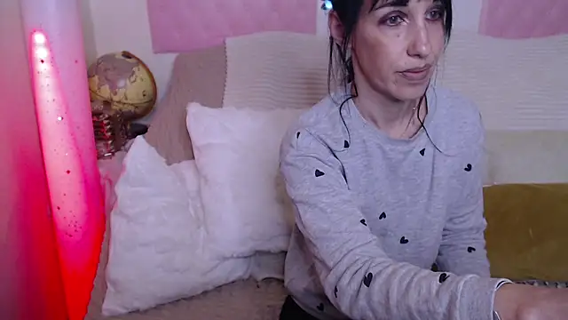 -carla- online show from 10/31/25, 06:14