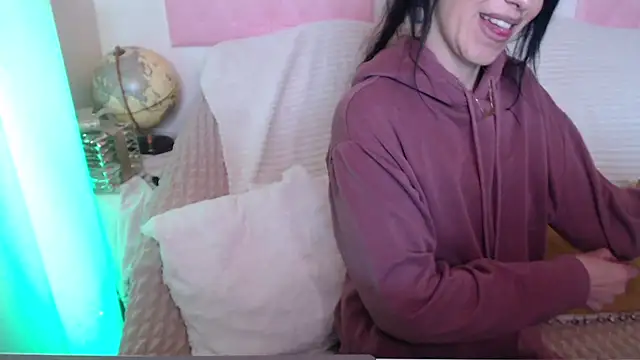 -carla- online show from 04/13/26, 03:50