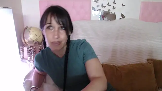-carla- online show from 06/04/26, 05:57