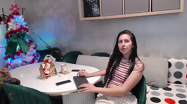 Snapshot of lolyforyou chatting on 12/10/24, 11:32 lolyforyou online show from 12/10/24, 11:32