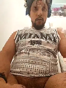 Snapshot of ylanovv chatting on 06/15/26, 11:40 ylanovv online show from 06/15/26, 11:40