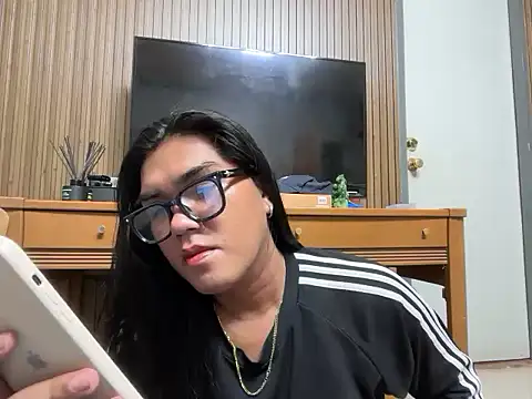 Cerafica143 online show from 10/20/25, 05:02