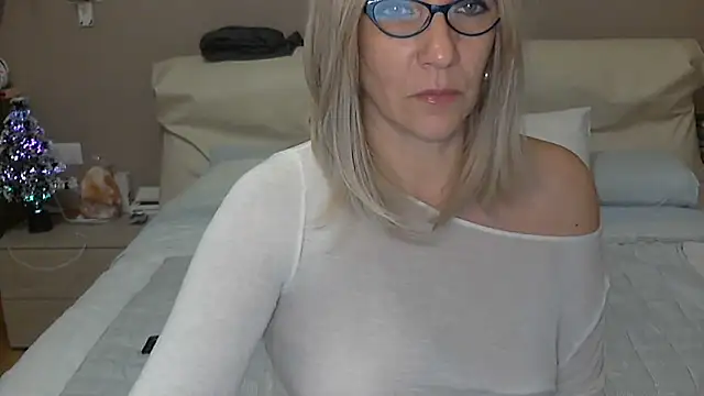 Snapshot of -K-- chatting on 12/09/24, 04:47 -K-- online show from 12/09/24, 04:47