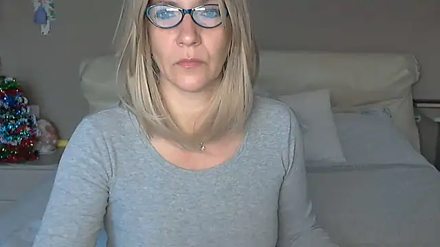 Snapshot of -K-- chatting on 01/06/25, 10:57 -K-- online show from 01/06/25, 10:57