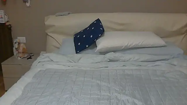 Snapshot of -K-- chatting on 01/15/25, 04:32 -K-- online show from 01/15/25, 04:32