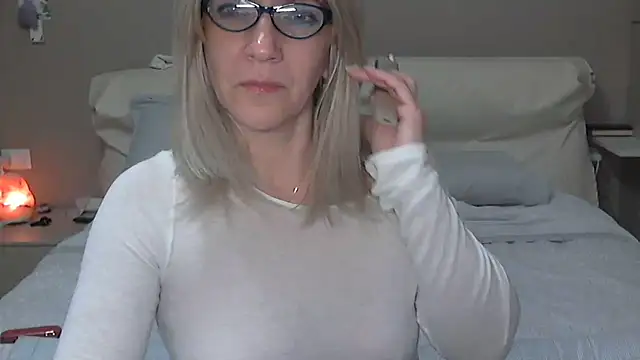 Snapshot of -K-- chatting on 02/10/25, 04:36 -K-- online show from 02/10/25, 04:36