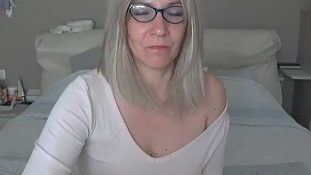 Snapshot of -K-- chatting on 03/09/25, 10:08 -K-- online show from 03/09/25, 10:08