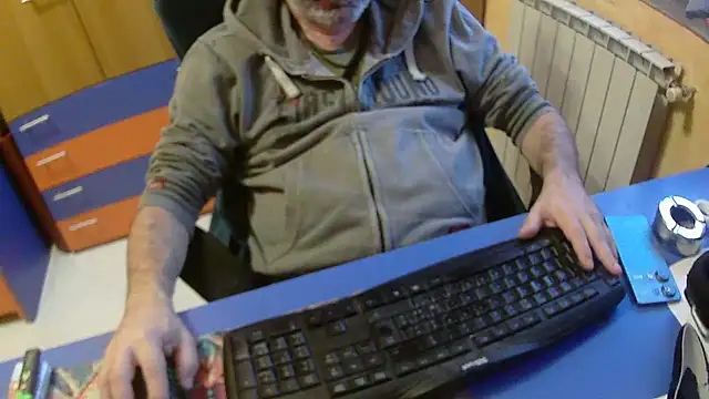 Tango128 online show from 10/24/25, 05:59