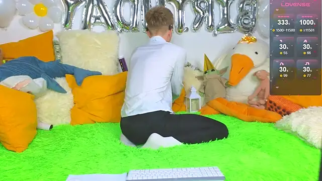 LandelRay online show from 02/17/26, 06:36