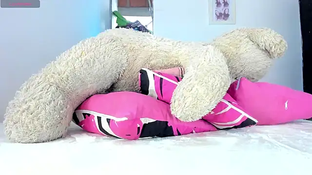 briitany hot online show from 11/12/25, 05:24