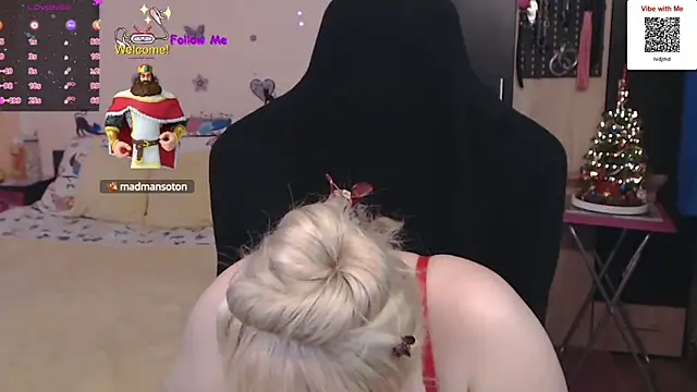 Snapshot of MissLexyGold chatting on 12/19/24, 05:50 MissLexyGold online show from 12/19/24, 05:50