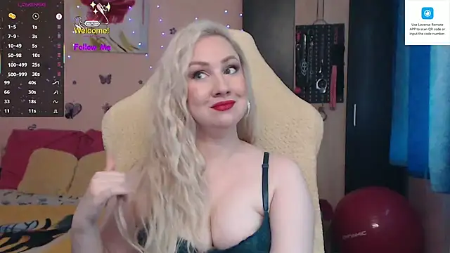Snapshot of MissLexyGold chatting on 09/25/25, 12:42 MissLexyGold online show from 09/25/25, 12:42