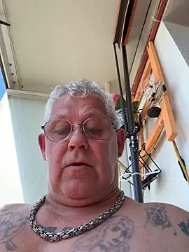 Snapshot of smaili1513 chatting on 05/25/26, 12:55 smaili1513 online show from 05/25/26, 12:55