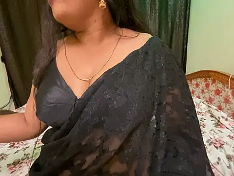 Snapshot of Love_4Sex chatting on 02/14/25, 10:28 Love 4Sex online show from 02/14/25, 10:28