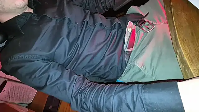 -luckybong- online show from 01/13/25, 05:02