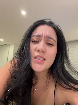 Nina lovi online show from 06/30/26, 12:11
