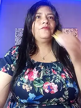 Snapshot of salomexlove_20 chatting on 06/06/26, 01:38 salomexlove 20 online show from 06/06/26, 01:38