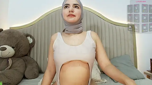 dalilasaadi  online show from 04/18/26, 03:27