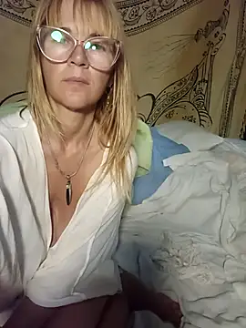 Luna-Natural online show from 02/13/25, 04:00