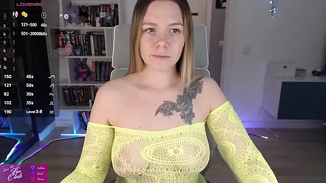 Emma Bryan online show from 04/04/26, 08:50