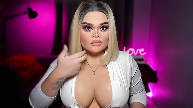 KarolinaThompson online show from 02/18/26, 05:36