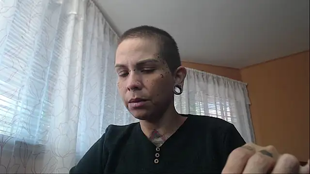 moon cat85 online show from 02/02/26, 05:44