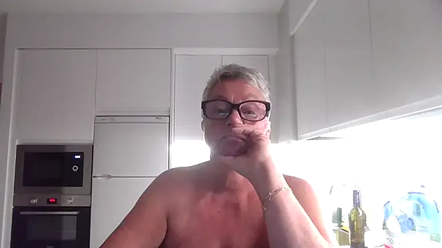 GrannyChrissy68 online show from 10/10/25, 08:52