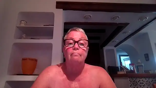 GrannyChrissy68 online show from 10/22/25, 09:14