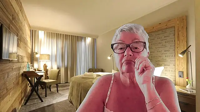 GrannyChrissy68 online show from 02/01/26, 03:32
