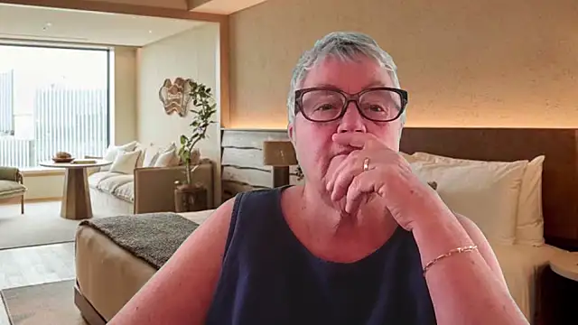 GrannyChrissy68 online show from 06/06/26, 12:43