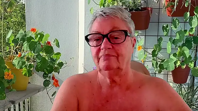 GrannyChrissy68 online show from 07/06/26, 01:52