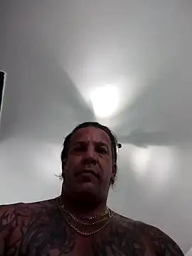 Snapshot of trucker1979 chatting on 06/22/26, 06:05 trucker1979 online show from 06/22/26, 06:05