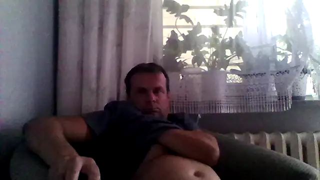 Snapshot of grzes19763 chatting on 07/12/26, 06:10 grzes19763 online show from 07/12/26, 06:10