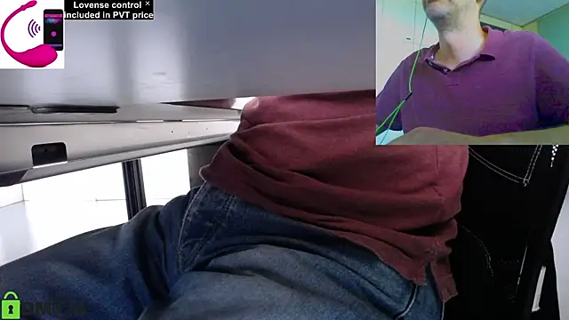Snapshot of pliko chatting on 06/03/26, 08:17 pliko online show from 06/03/26, 08:17