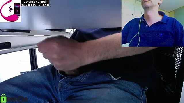 Snapshot of pliko chatting on 06/10/26, 09:41 pliko online show from 06/10/26, 09:41