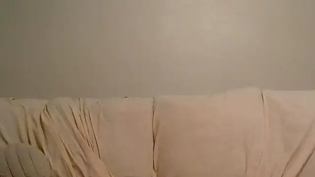 Snapshot of beautylovess chatting on 05/23/26, 08:24 beautylovess online show from 05/23/26, 08:24