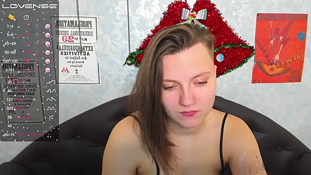 Snapshot of MelindaTin chatting on 12/19/24, 04:34 MelindaTin online show from 12/19/24, 04:34