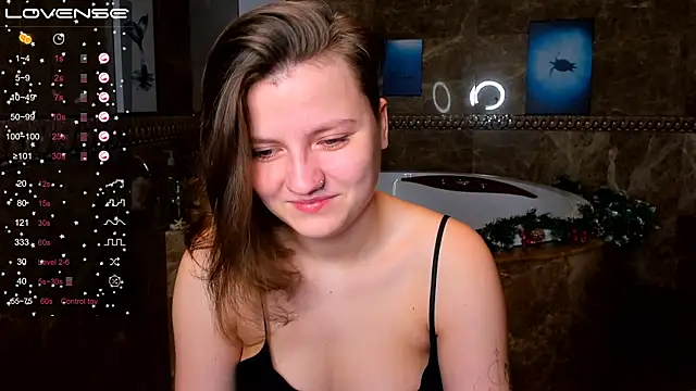 Snapshot of MelindaTin chatting on 01/19/25, 01:32 MelindaTin online show from 01/19/25, 01:32