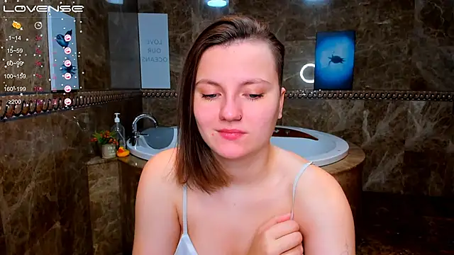 MelindaTin online show from 11/30/25, 12:14