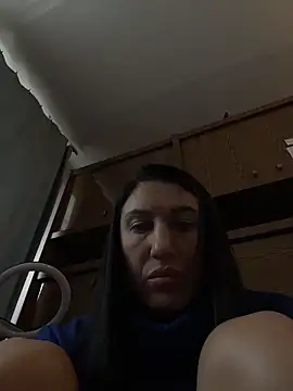 LORA x online show from 10/17/25, 08:06