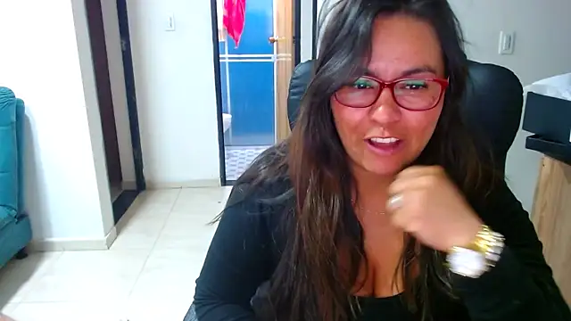 Snapshot of Ixchel_Anaid chatting on 01/29/25, 01:48 Ixchel Anaid online show from 01/29/25, 01:48