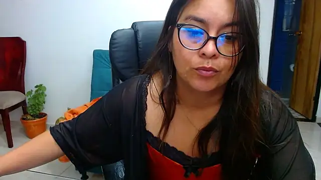 Snapshot of Ixchel_Anaid chatting on 02/15/25, 10:00 Ixchel Anaid online show from 02/15/25, 10:00